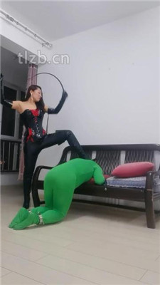 图片[3]-冷御女王】首次开发刑奴-全体重踩踏/鞭打/手脚耳光