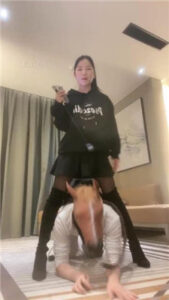 【漫漫】骑马骑脖训练马奴_绳艺资料库