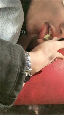 图片[3]-LL77】KTV-边唱歌边让奴舔jio