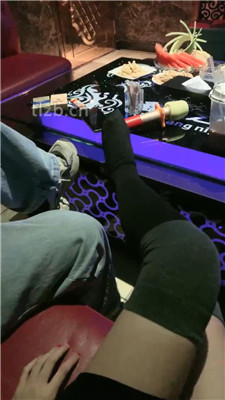 图片[5]-LL77】KTV-边唱歌边让奴舔jio