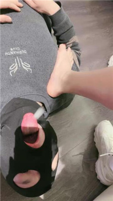 图片[13]-颜值S】掐乳/跪舔脏运动鞋白袜完整版】