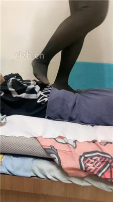 图片[3]-鬼魅娜主】黑丝脚全体重踩踏