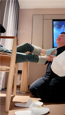 【崔崔】原味棉袜裸足恋足狂舔_绳艺资料库