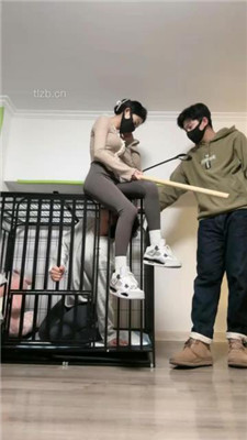 图片[2]-菜小心】情侣主狗笼圈养虐绿帽/强制吃byt