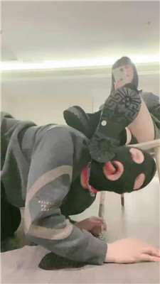 图片[13]-颜值S】给狗子立规矩–耳光/鞭打/踢踹口水