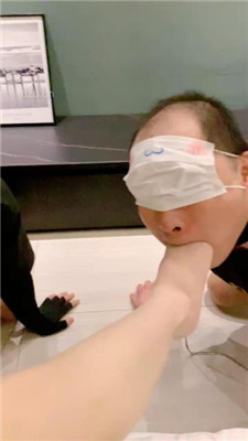 图片[11]-小软】虐双奴-高跟踩狗爪/狗链拴狗/转胯踩踏