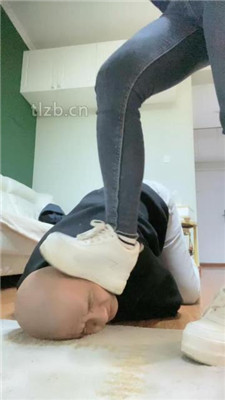 图片[4]-魅儿】舔脏鞋底棉袜/裸足插嘴/磕头求圣水