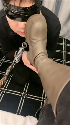 【戚戚情侣主】绿帽老公爆吸男主白袜/耳光/舔脚_绳艺资料库