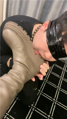 图片[6]-戚戚情侣主】绿帽老公爆吸男主白袜/耳光/舔脚