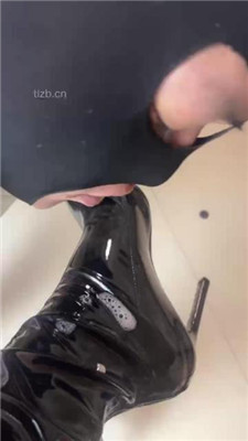 图片[8]-甜心教主】多双脏长靴用狗舌头清理