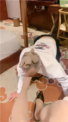 图片[3]-可欣夫妻】鞭打辱骂-赏赐牛奶洗脚水