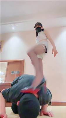 图片[7]-美娜格格】车模S-身高差-揪耳朵/耳光/黑丝高跟踢踹