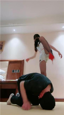 图片[9]-美娜格格】车模S-身高差-揪耳朵/耳光/黑丝高跟踢踹