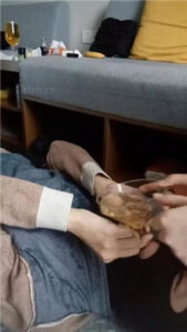 【苏州KK】卫生巾贴嘴/灌圣水/高跟黑丝碾压踩/喂食咀嚼物_绳艺资料库