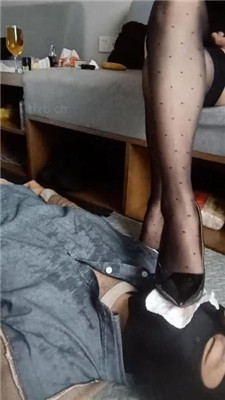 图片[2]-苏州KK】卫生巾贴嘴/灌圣水/高跟黑丝碾压踩/喂食咀嚼物