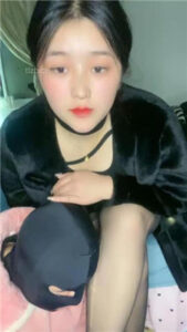 【桃雾】迷恋姐姐的黑丝美腿_绳艺资料库