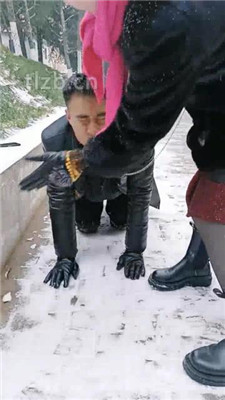 图片[3]-乐爷】野外-冰天雪地-遛狗虐待