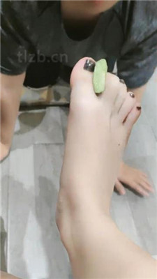 图片[7]-蓝蓝大s】脚喂食/狗舌清理脚趾