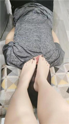 图片[8]-蓝蓝大s】脚喂食/狗舌清理脚趾