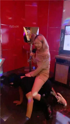 图片[17]-甜味药丸】KTV虐双狗-舔脚深喉/转胯骑马/口水吐狗脸