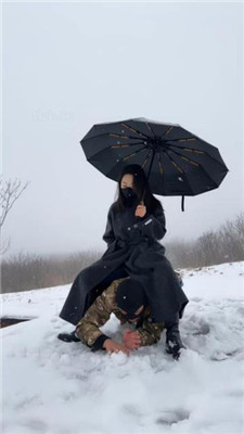 图片[5]-辣姐】冰天雪地公开处刑惩罚狗