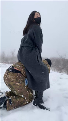 图片[17]-辣姐】冰天雪地公开处刑惩罚狗