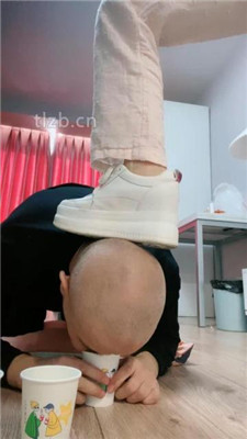 图片[3]-魅儿】伺候主人起床-赏赐圣水