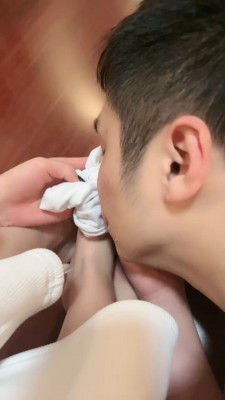 【桃幼幼】反绑强制鞭打踩踏/骑马/洗脚水窒息bf26361_绳艺资料库视频资源下载