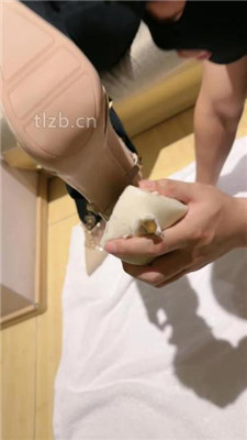 图片[8]-jenn】情侣主虐绿帽-强迫吃套套/高跟踩狗爪/踩踏喂食/提档