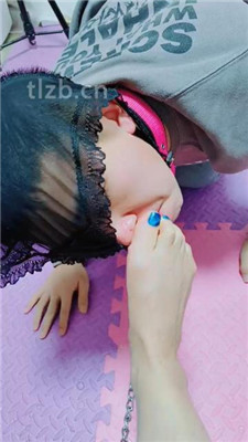 图片[14]-高跟姐姐】内裤套头/鞋垫面包喂食/品尝裸足完整版】