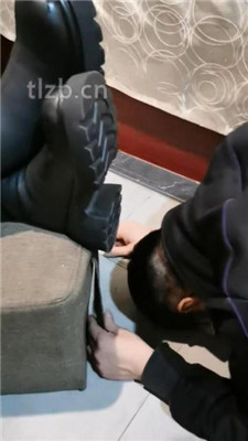 图片[9]-文文文文】开发双S艺校女神清理脏靴子