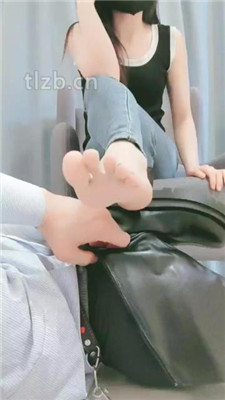图片[14]-妮蔻】长靴脚下踩虐/胯下辱/闻臭脚臭脚丫/插嘴