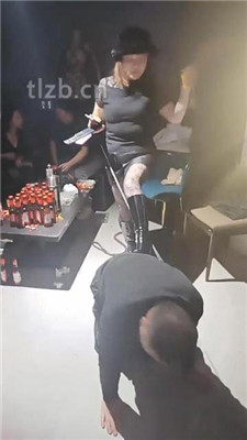 图片[8]-乐爷】KTV聚会公开处刑-长靴踩虐踢踹