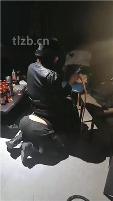 图片[11]-乐爷】KTV聚会公开处刑-长靴踩虐踢踹