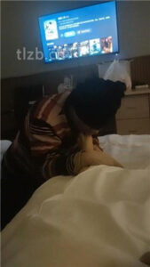 【赞拉】下跪舔素人小姐姐的臭脚_绳艺资料库