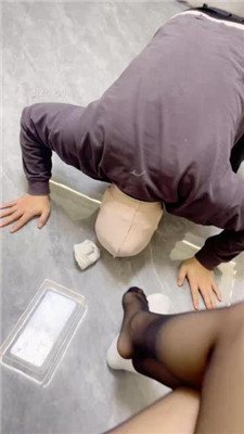 图片[12]-大一诗诗】短靴黑丝白袜-虐废绿帽奴