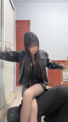 图片[2]-苏西】物化坐垫-黑丝白袜脚