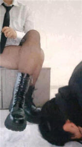 【王昭君】逛街一天脏鞋原味脚辱家奴_绳艺资料库