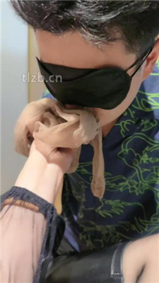 图片[4]-柒柒学姐】闻丝袜/清理脏长靴/碾压踩狗头