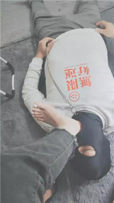 图片[6]-云儿公主】啃吃脚皮-高跟裸足恋足舔