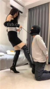 【小麦】高跟长靴踩踏_绳艺资料库视频资源下载