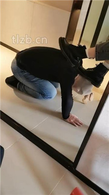 图片[5]-Welldoer】头顶鞋子/长靴白袜各种踩踏/清理脏鞋底