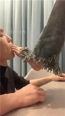 图片[4]-娩娩大魔王】绿帽前男友裸足狂舔上】