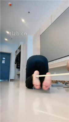 图片[20]-魅儿】高跟踩虐-重度踢踹暴打