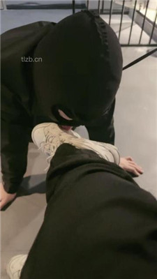 图片[6]-黑兔】严刑逼供教训犯人-舔脏老爹鞋/吊绑虐打/狗链遛狗