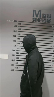 图片[5]-黑兔】严刑逼供教训犯人-舔脏老爹鞋/吊绑虐打/狗链遛狗