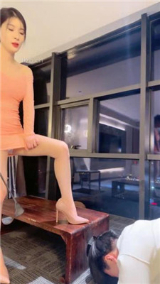 图片[9]-简一】高跟美腿踩虐/鞭打/吐口水/耳光/鞋插嘴