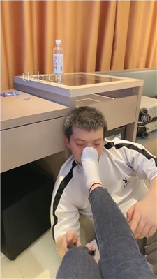 图片[6]-魅儿】超臭原味白袜裸足捂脸