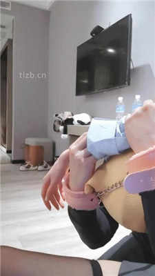 图片[13]-娜娜米】舔脏靴子玉足/脚踩喂食完整版】