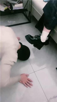 图片[13]-九莲】双S-脏鞋踩虐清理马桶/圣水泡面骑马双视角完整版】